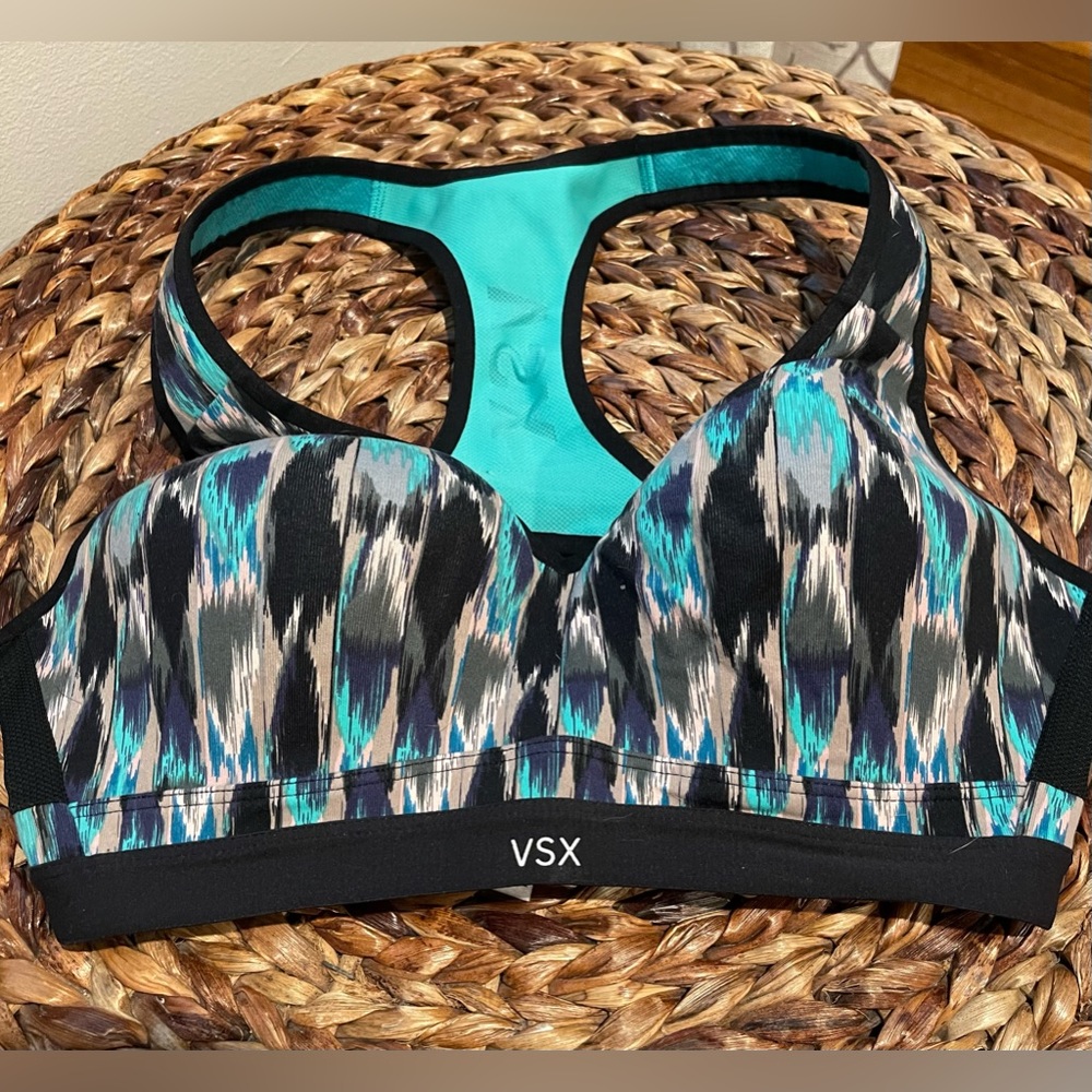 Victoria’s Secret Sport - high impact sports bra - 36C